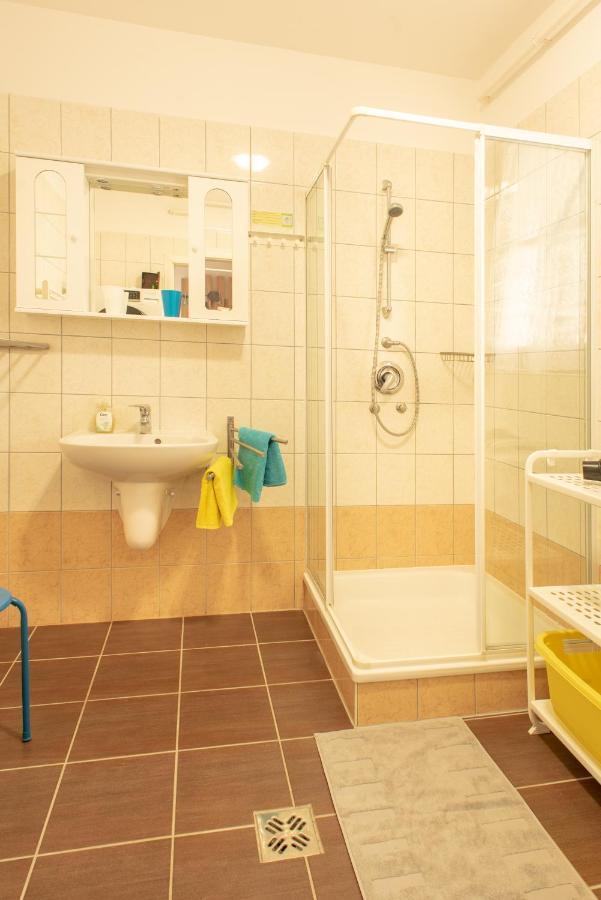 Modor Apartman Alsópáhok المظهر الخارجي الصورة