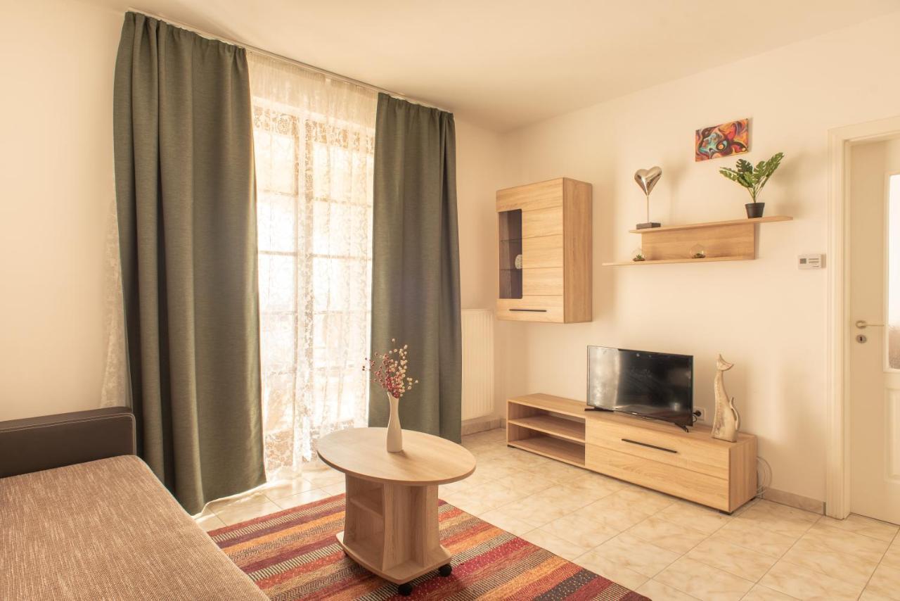 Modor Apartman Alsópáhok المظهر الخارجي الصورة